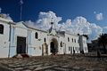 Teprve po více než týdnu se konečně vydáváme prohlédnout kostel Panagia Evangelístria - hlavní symbol ostrova Tinos.