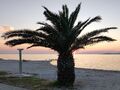 Z pláže Malý Dubrovnik sme radi čumeli na západ slnka.