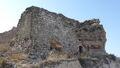 Zřícenina byzantského hradu ze 13. století tyčící se na vrcholu skalnatého výběžku nad Kefalosem.